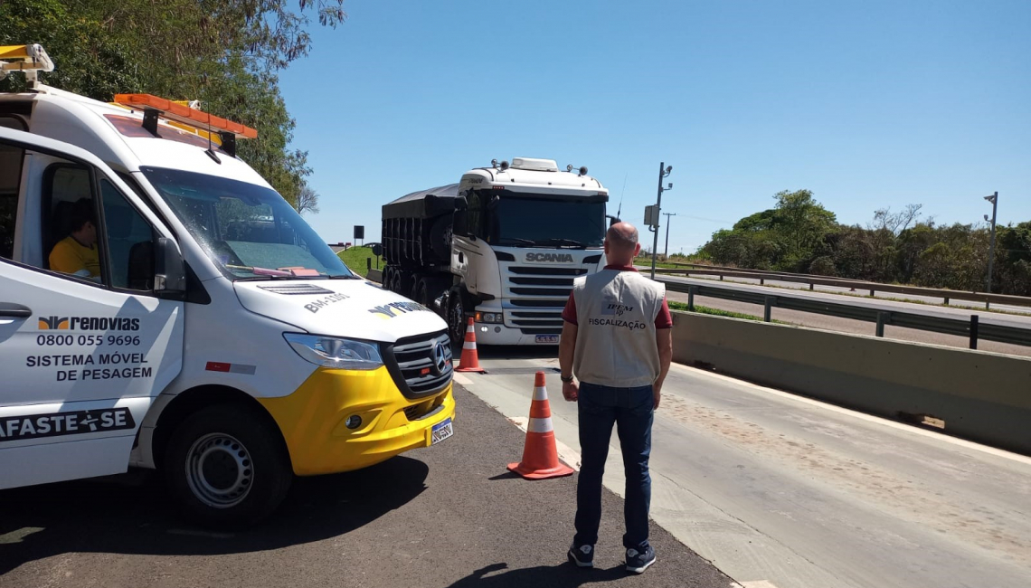 Em Aguaí, Ipem-SP verifica balança dinâmica na rodovia SP 340